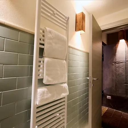 White Moon-emme Loft Apartamento *