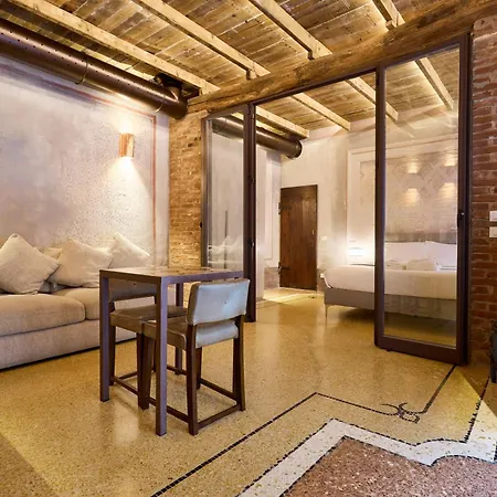 White Moon-emme Loft