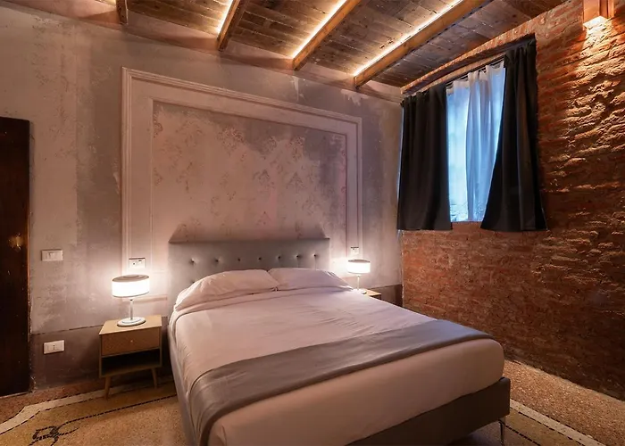 White Moon-emme Loft